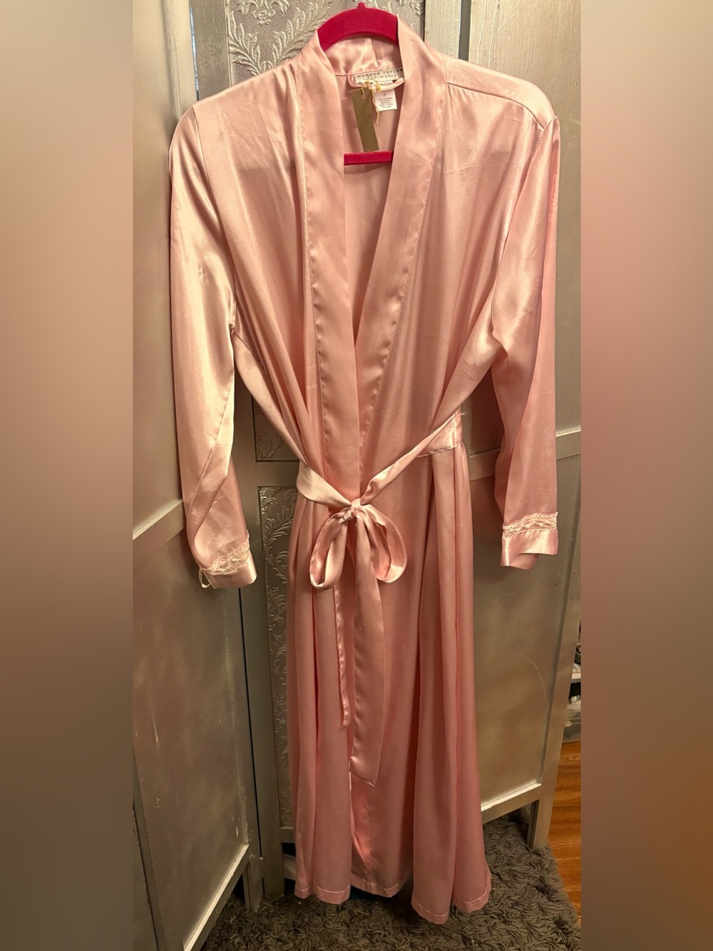 Vintage Morgan Taylor pink satin robe